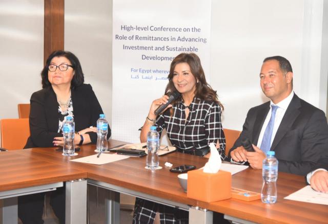 خلال الجلسة