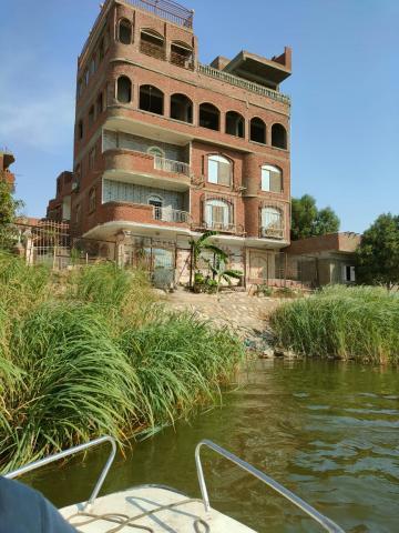 المبنى المخالف