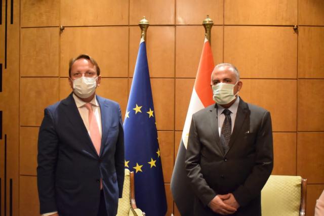 وزير الرى خلال الاجتماع