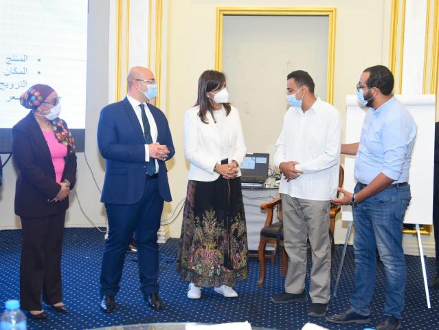 وزيرة الهجرة ومحافظ بنى سويف