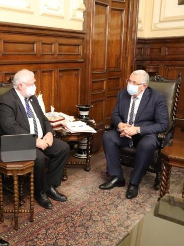 وزير الزراعة خلال الاجتماع