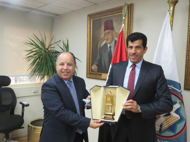 وزير المالية خلال لقاء ه السفير القطرى بالقاهرة