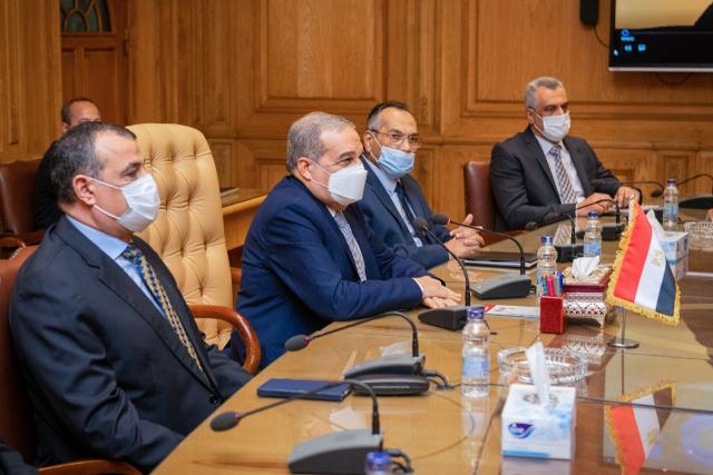 خلال الاجتماع