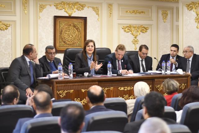 ويرى التخطيط خلال اجتماع اللجنة