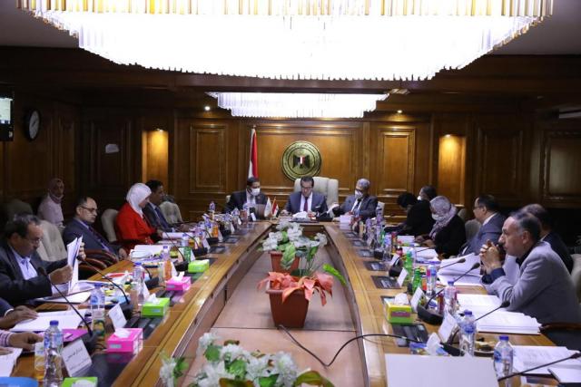 خلال الاجتماع