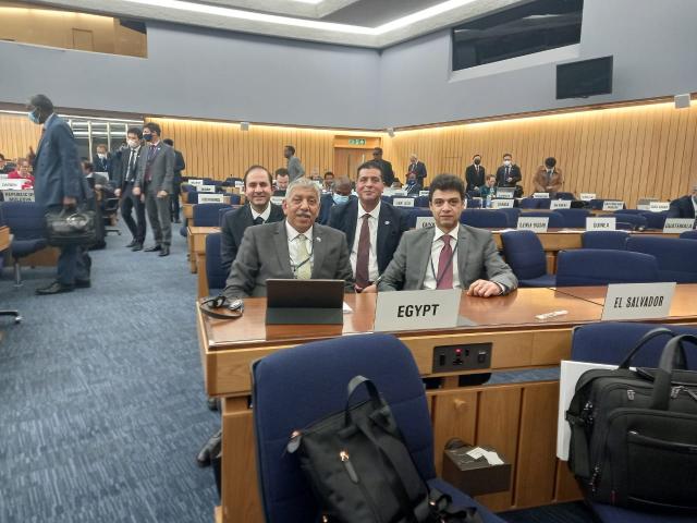 خلال الجلسة