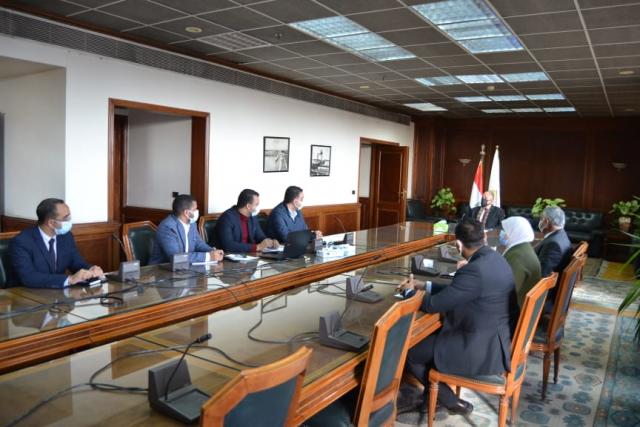 خلال الاجتماع