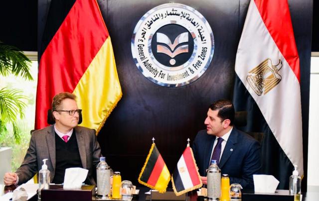 خلال الاجتماع