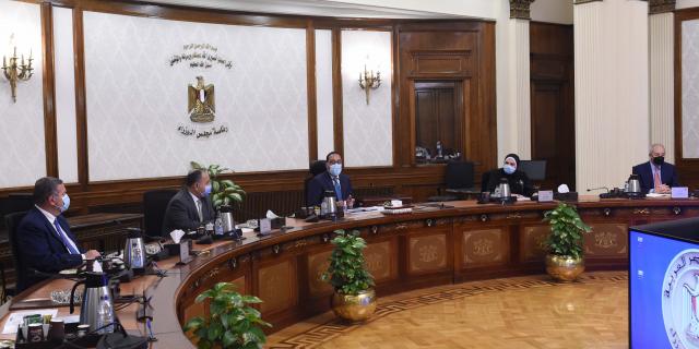 فى اجتماع برئاسته: رئيس الوزراء يشدد على وضع خريطة طريق لتنفيذ استراتيجية صناعة السيارات فى مصر