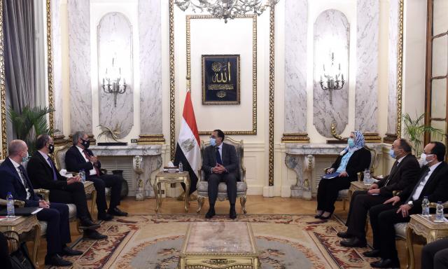 وزير الإنتاج الحربي” يبحث مع  سفير ” الفلبين ” التعاون المشترك في مجالات التصنيع المختلفة