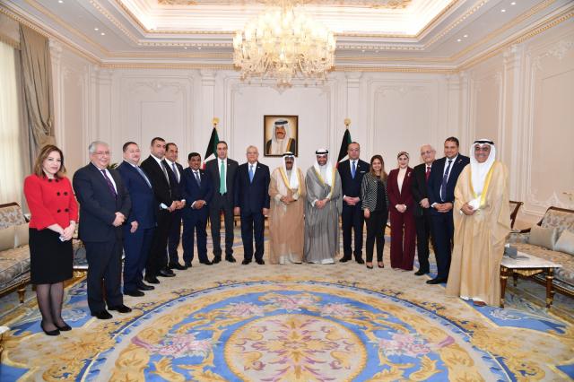 خلال الاجتماع