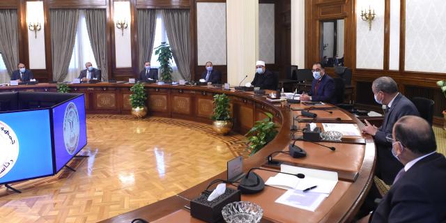 الحكومة: التنسيق مع ”الغرف التجارية” لإعلان قائمة بالأسعار للسلع الأساسية لمواجهة المُبالغة في الأسعار