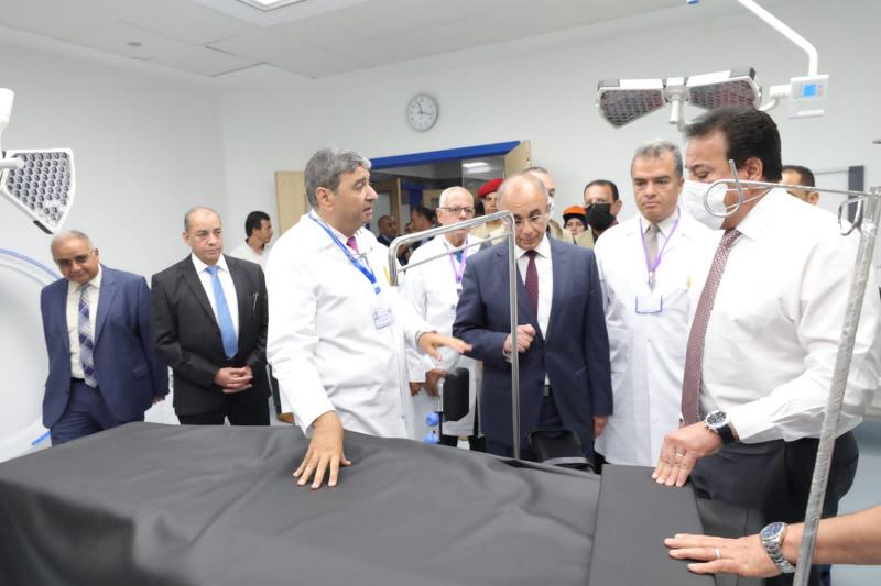 دكتور خالد عبدالغفار يتفقد مستشفى العاشر من رمضان