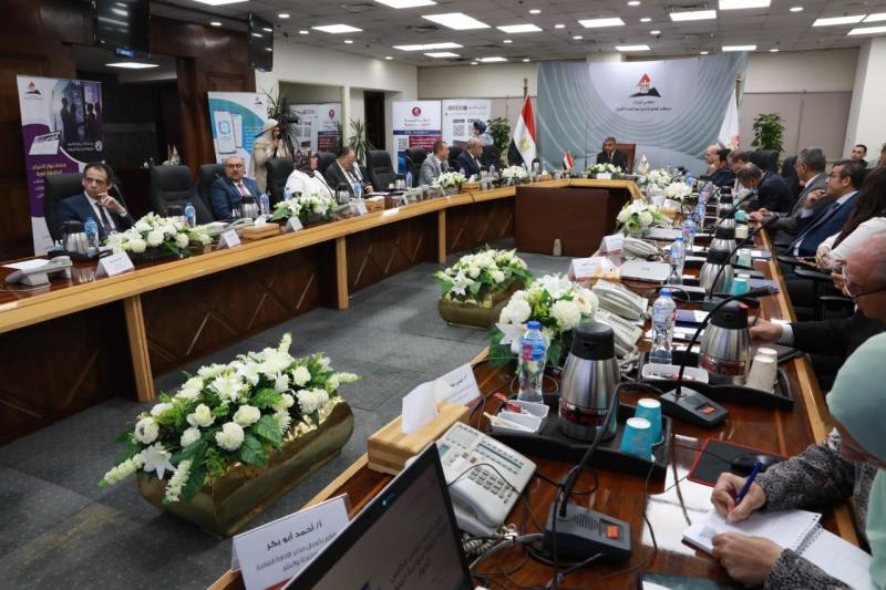 خلال الاجتماع