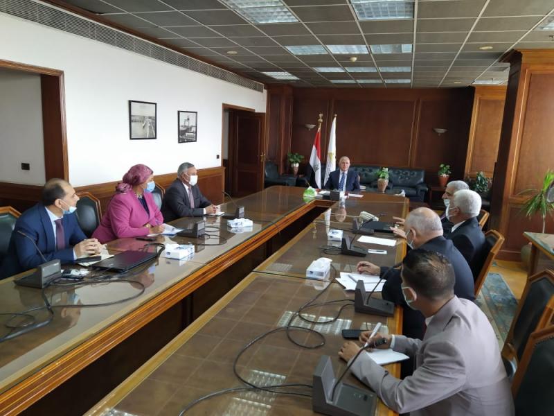 خلال الاجتماع