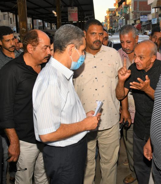 محافظ الغربية يتفقد مواقف النقل الجماعي بالمحافظة