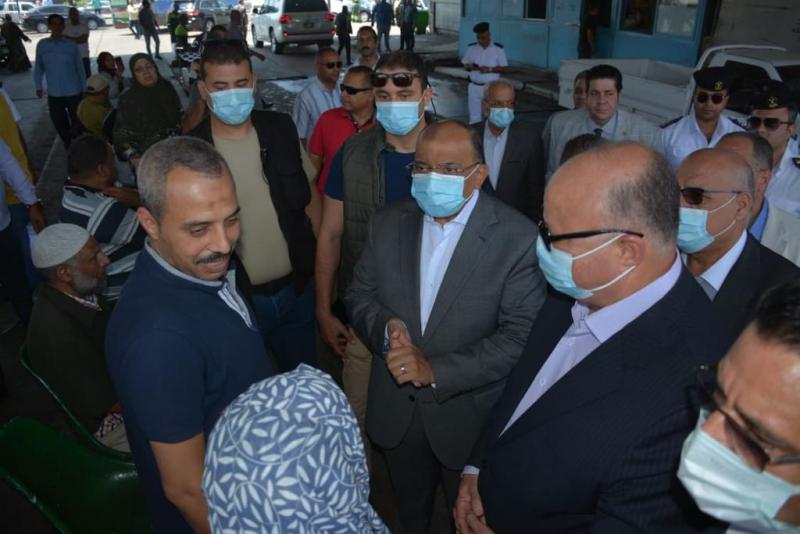 وزير التنمية المحلية ومحافظ القاهرة يتفقدان انتظام حركة السير والإلتزام بالتعريفة الجديدة