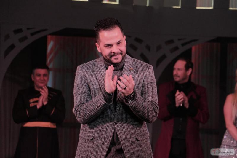 مخرج المسرحية مازن الغرباوي