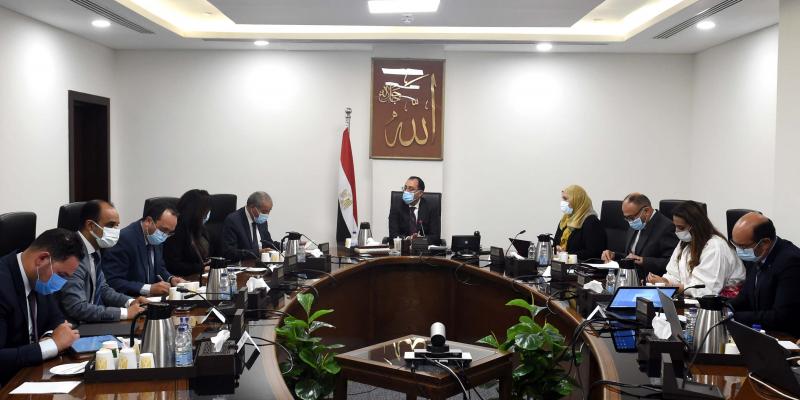 رئيس الوزراء يطمئن على إجراءات تنفيذ الحزمة الجديدة للحماية الاجتماعية التي أقرها الرئيس