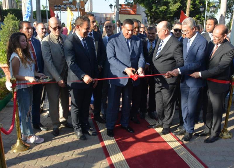 وزير التنمية المحلية ومحافظ القاهرة يفتتحان معرض الحرف اليدوية بالتعاون مع جهاز المشروعات