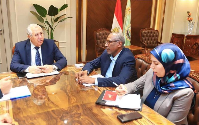 وزير الزراعة يتابع الموقف التنفيذي لمشروع تعزيز القدرة على الموائمة في البيئات الصحراوية”برايد” بمحافظة مطروح