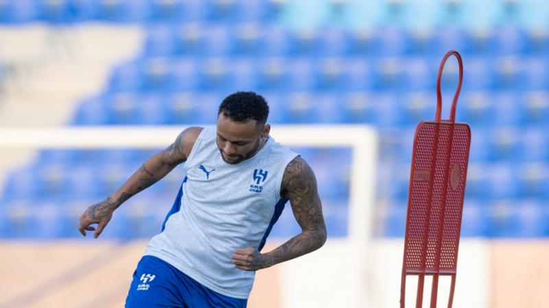 تعرف على موقف نيمار من مباراة الهلال والاستقلال