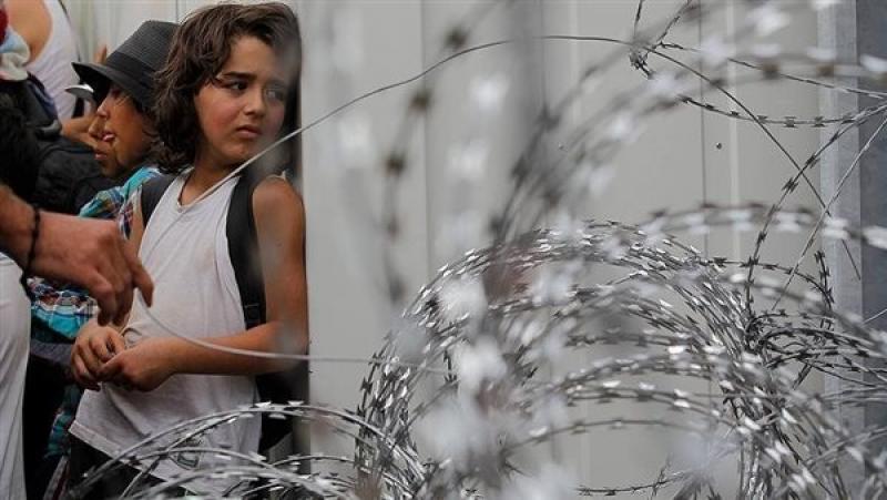 اليونان سابع دولة أوروبية تعلق طلبات اللجوء للسوريين