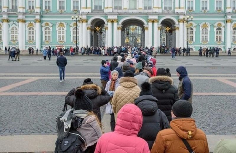 الأرميتاج يعدل برنامج الارتياد المجاني
