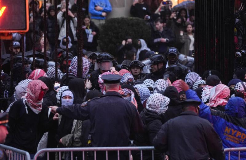 وزارة التعليم الأمريكية تحذر 60 ​​جامعة من إجراءات عقابية إذا لم تحم الطلاب اليهود