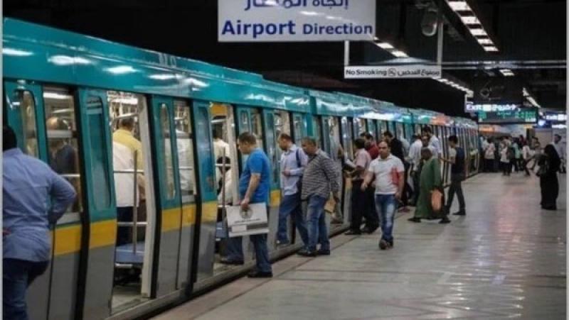 قرار عاجل ضد أصحاب فيديو دفع شاب خارج المترو