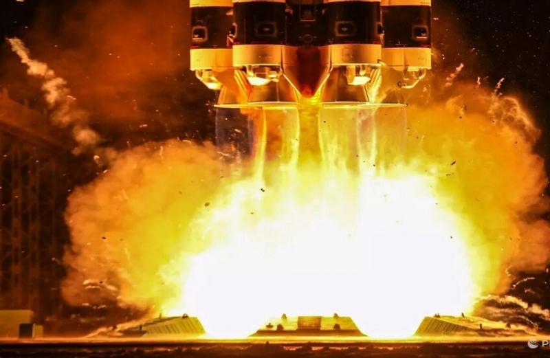 صاروخ توبول العسكري الروسي العابر للقارات بحلة جديدة