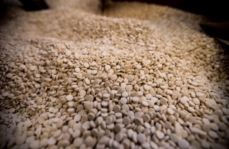 ليبيا.. ضبط كمية كبيرة من المخدرات بخنادق سرية في الصحراء