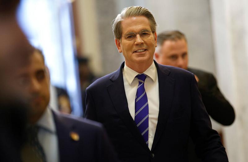 بيسنت: تسريح العمال على المستوى الفيدرالي سيساعد في ملء الوظائف في المصانع