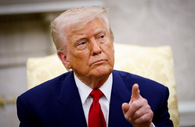 ترامب يعلن عن رسوم جمركية قريبة على الرقائق الإلكترونية