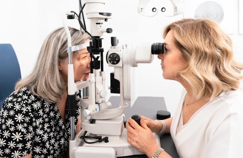 مشكلات في العين قد تشير إلى الإصابة بالخرف قبل سنوات من ظهور أعراضه