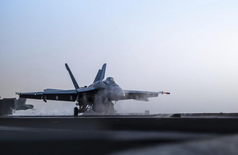 عاجل.. الجيش البريطاني يشن غارات جوية بالتعاون مع الولايات المتحدة ضد أهداف حوثية