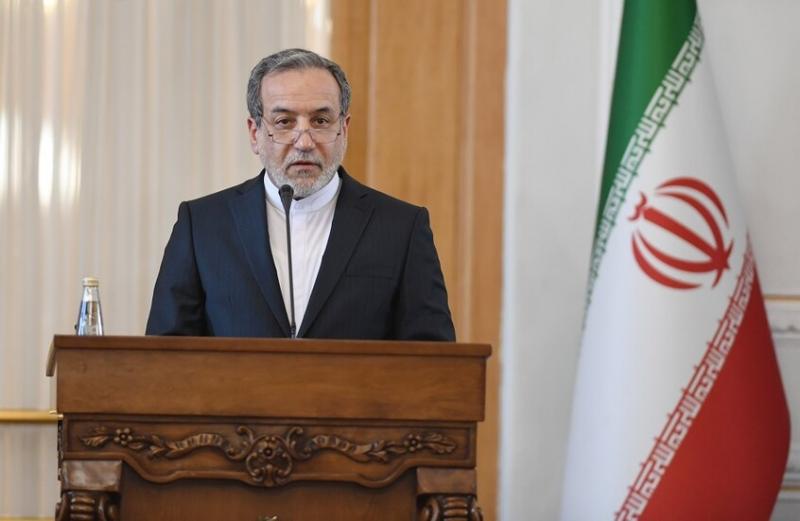 عراقجي يدعو الهند وباكستان إلى التحلي بضبط النفس