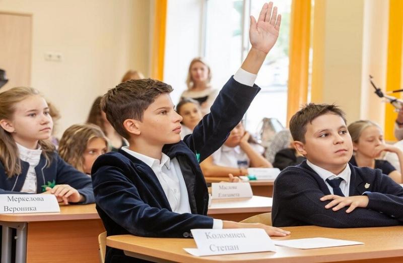 دراسة ترصد علاقة إيجابية بين طول الطلاب وأدائهم في المدرسة