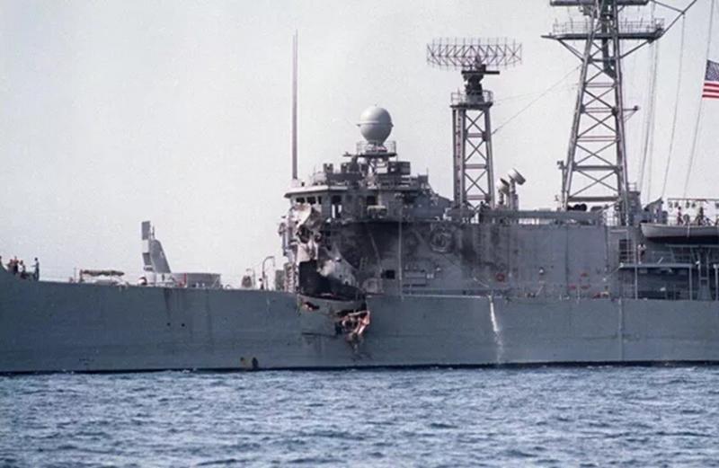 تفاصيل مجهولة عن حادثة الفرقاطة الأمريكية ستارك ومصير الطيار العراقي المهاجم