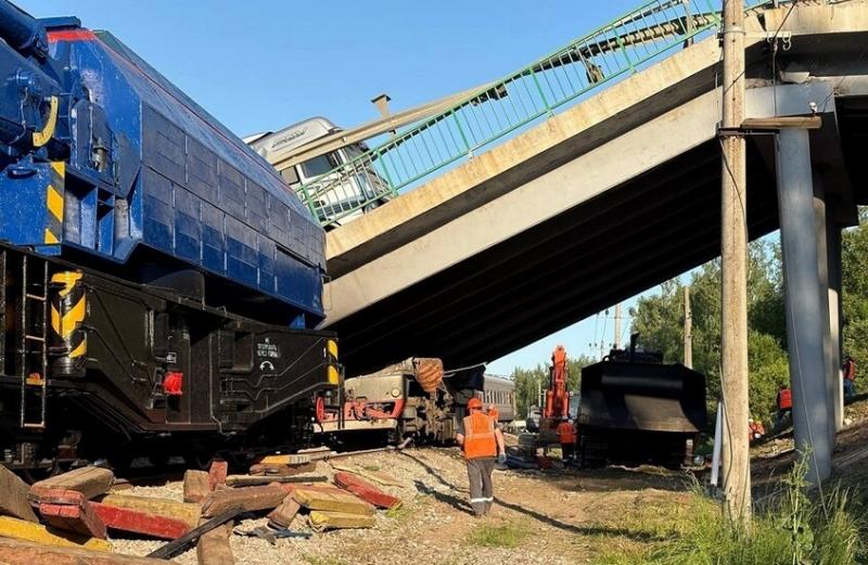 حاكم بريانسك الروسية: الجسر الذي انهار لحظة مرور قطار ركاب تحته تعرض لتفجير