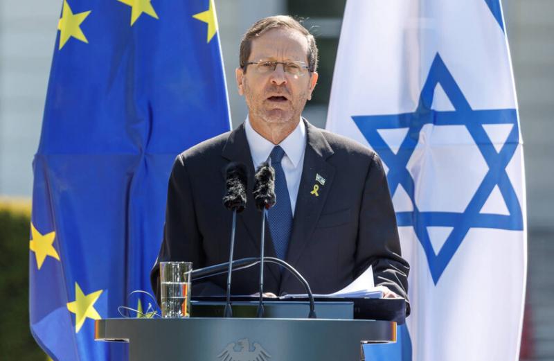 رئيس إسرائيل يدعو فرنسا للتحرك بعد الاعتداءات على مواقع يهودية في باريس