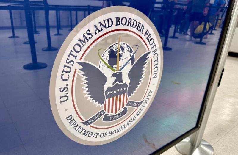 أمريكي يلفق تهمة التهديد بقتل ترامب لمهاجر بهدف ترحيله