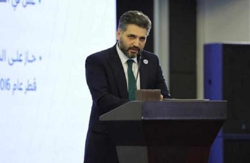 فنان سوري يثير الجدل بعد تعليقه على لقاء وزير الثقافة مع طفل