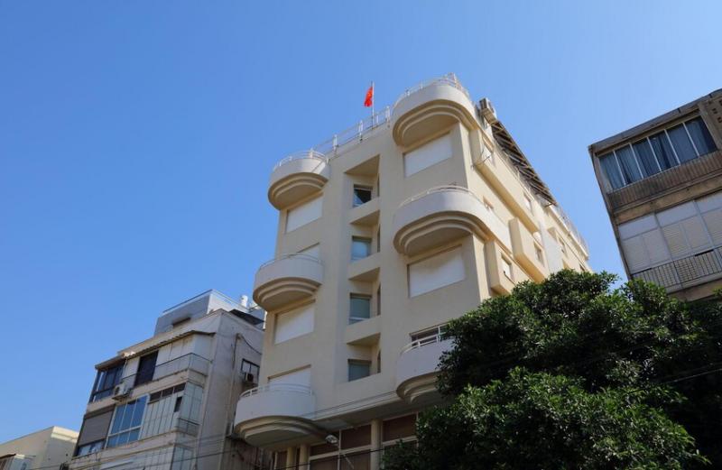 السفارة الصينية في تل أبيب تنشر تحذيرا يدعو مواطني الصين لمغادرة إسرائيل