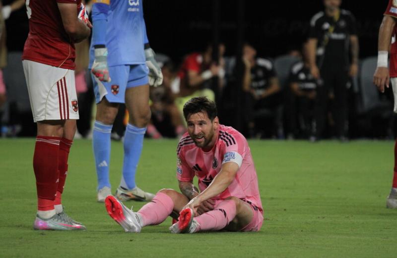 تأجيل أول مباراة.. انتقادات حادة لملاعب كأس العالم للأندية