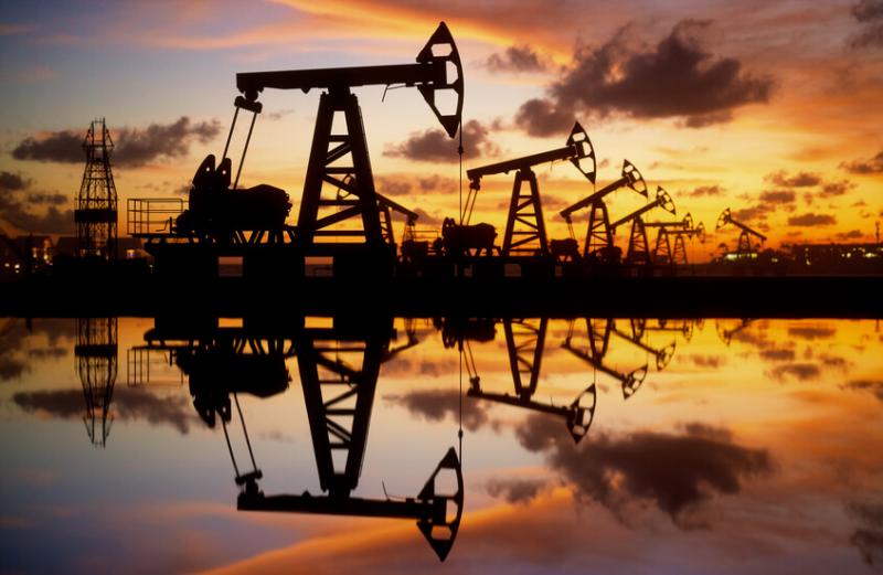 العقود الآجلة للنفط الخام الأمريكي تتراجع بعد إعلان ترامب عن وقف النار بين إيران وإٍسرائيل