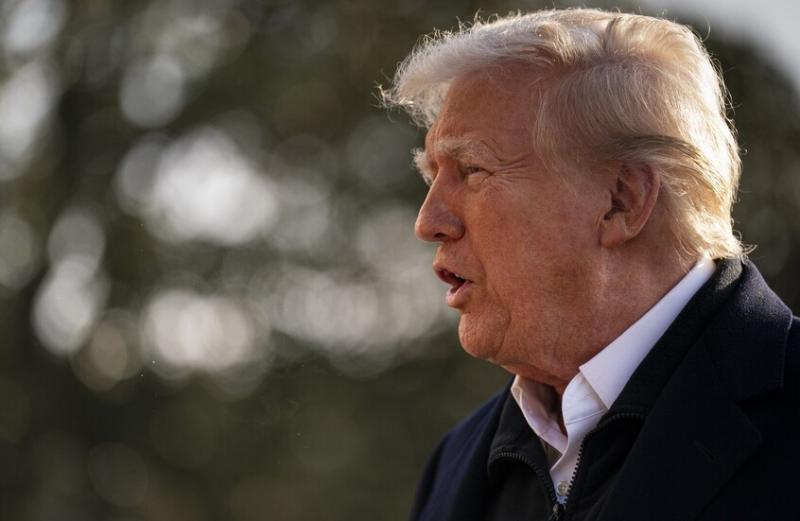 ترامب ينفي وجود خطط لمنح إيران 30 مليار دولار لتطوير الطاقة النووية السلمية